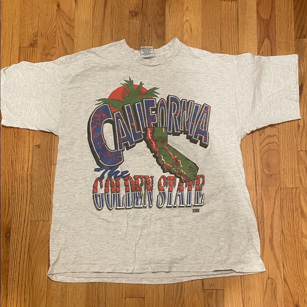 California Graphic Tee in Light Gray
